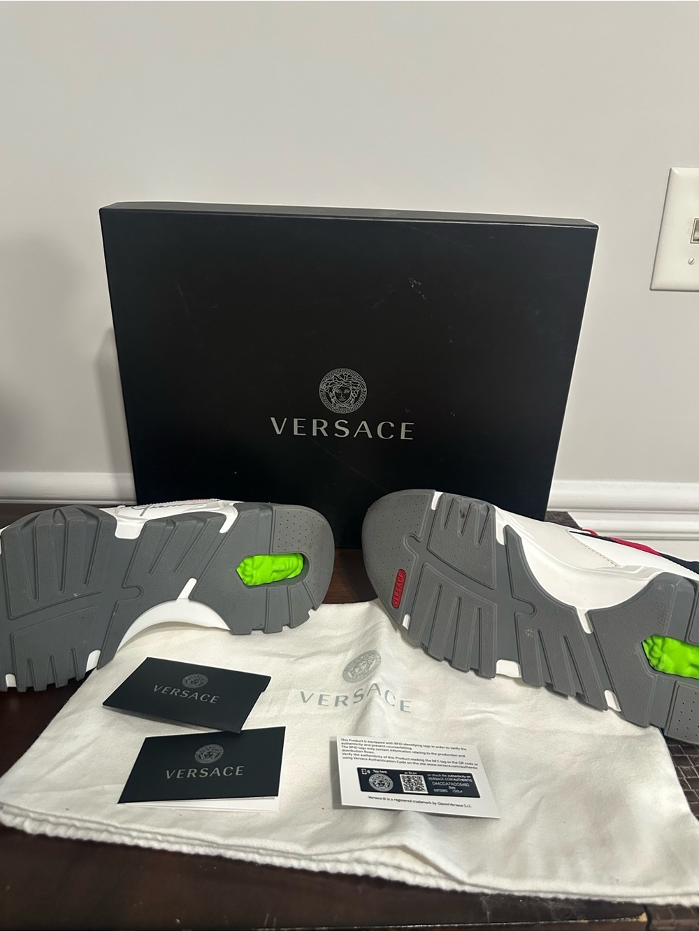 Versace White Black Sneakers Authenticity Cards - Picture 5 of 9